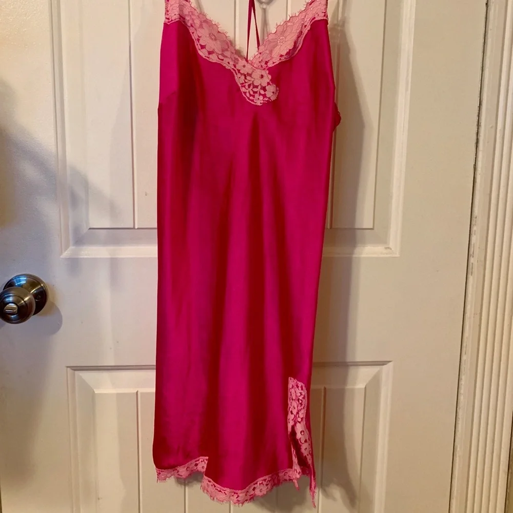 Victoria’s Secret Chemise Large - Picture 2 of 7